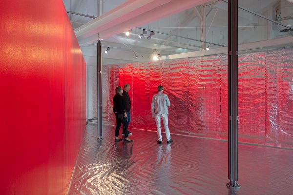 Rita Rohlfing, PASSAGE -  ROT, 2020/21, Rauminstallation, installation art, Doerken Galerie, Herdecke