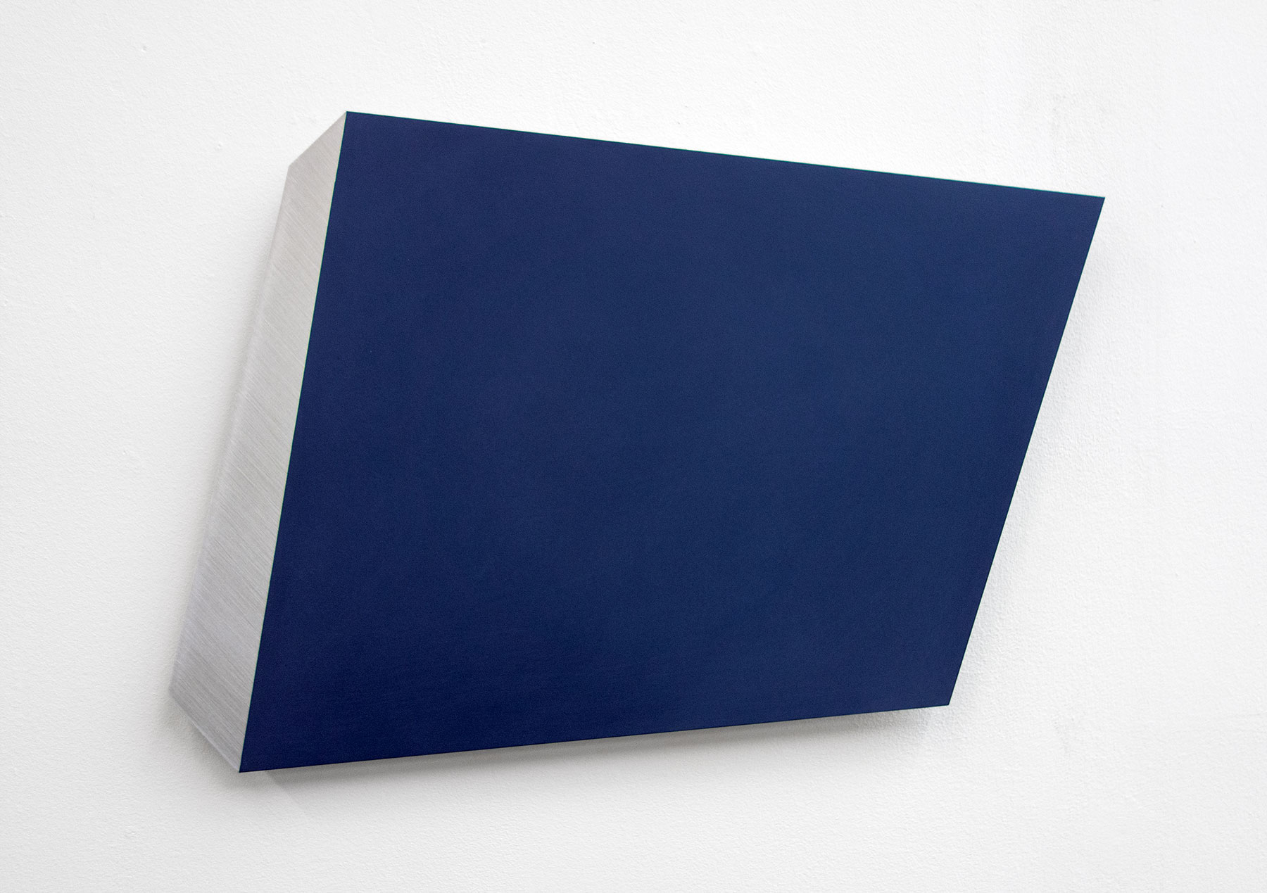 Rita Rohlfing, untitled space, 2019, Lackfarbe auf Aluminium, 39 x 58 cm