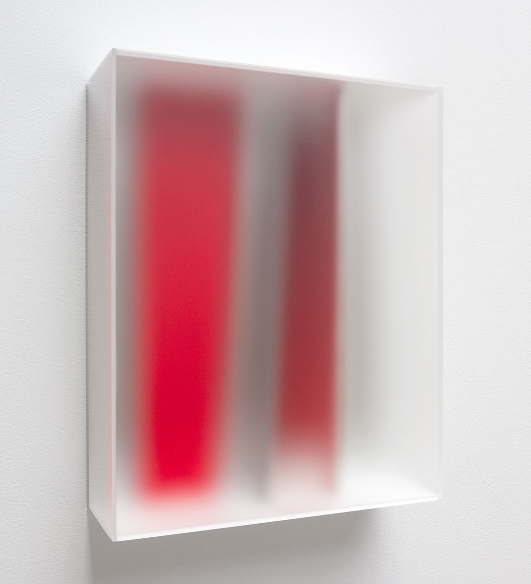 Rita Rohlfing, 2021-9, red crystal, 2021, Acrylglas, mixed media, 50 x 40 x 14 cm